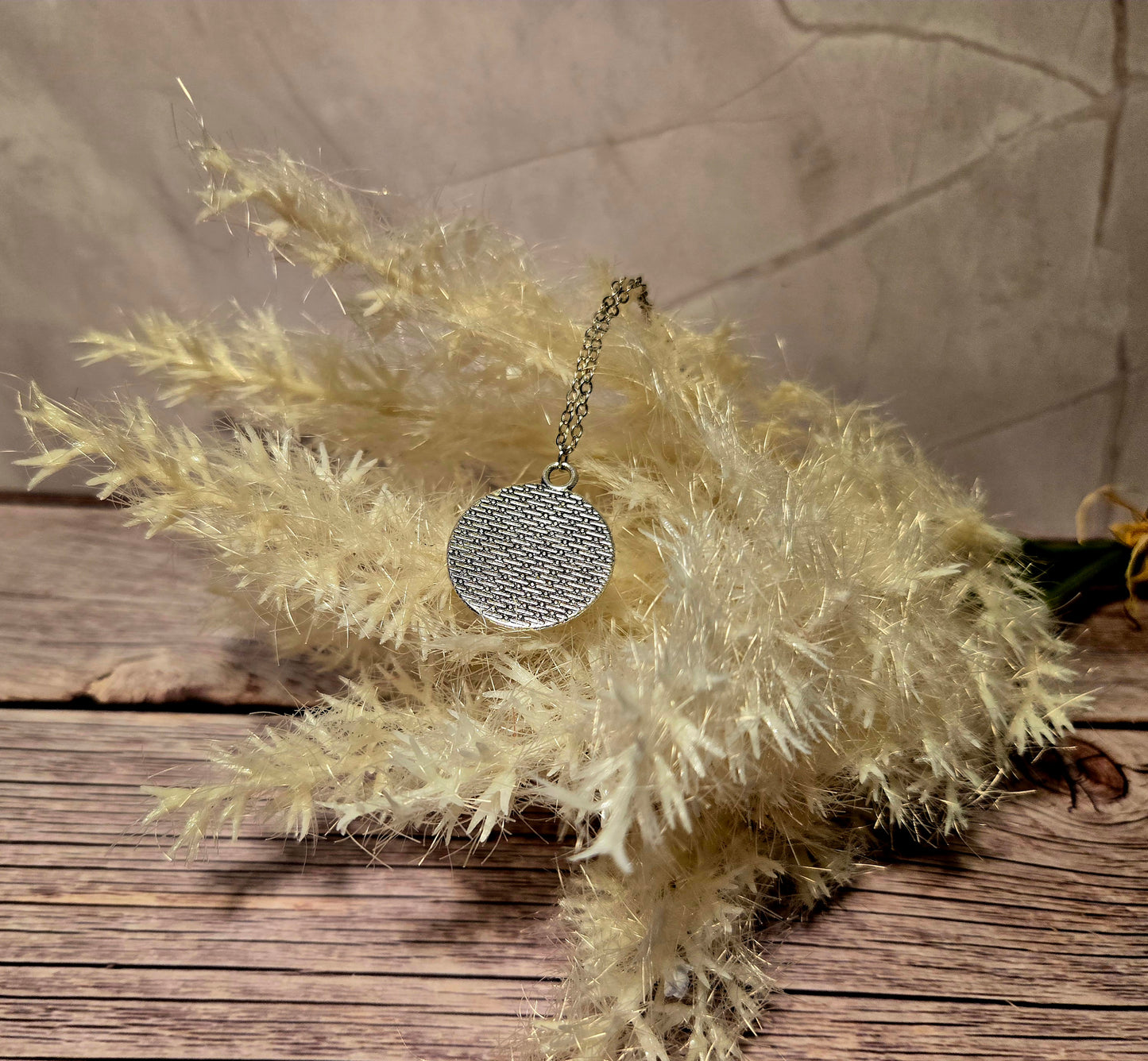 Celestial Gear Pendant Necklace – Vintage Brass & Crystal Industrial Charm