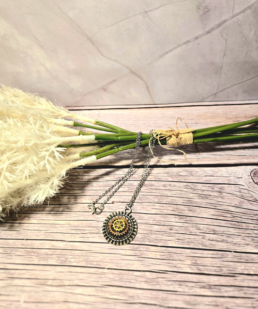 Celestial Gear Pendant Necklace – Vintage Brass & Crystal Industrial Charm