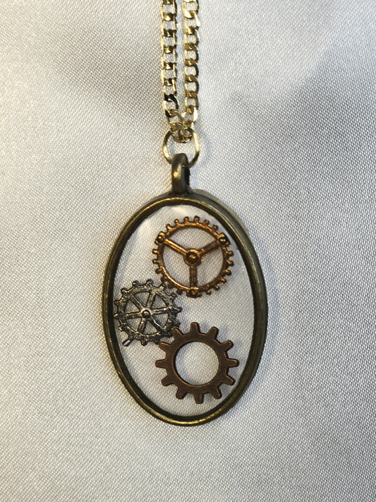 Minimalist Steampunk Gear Necklace – Golden Oval Pendant