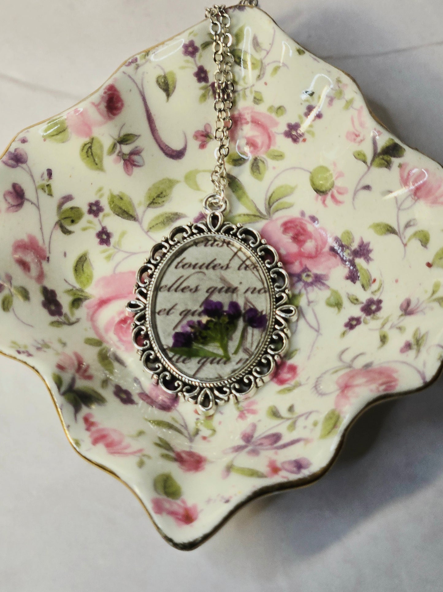 Vintage Floral Necklace with Real Purple Flowers and Script Background – Antique Style Oval Pendant – Botanical Jewelry Gift for Her