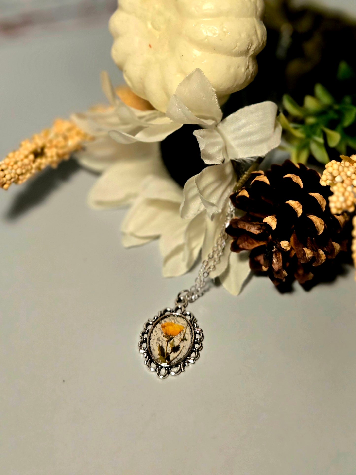 Golden Wildflower Necklace – Vintage Silver Floral Pendant