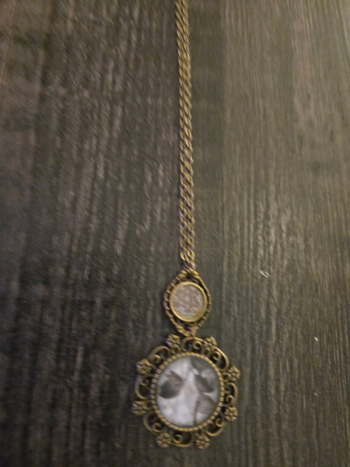 Vintage Bronze Floral Pendant Necklace with Pressed Leaves – Nature Inspired Jewelry