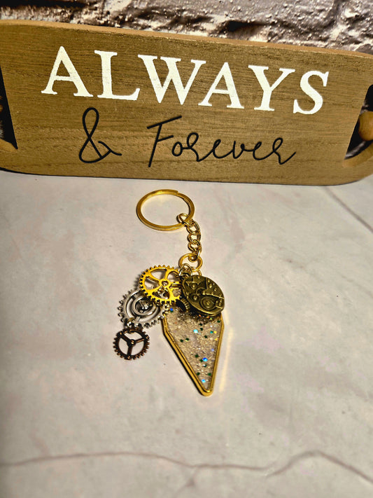 Handmade Steampunk Gear Keychain – Resin & Metal Clockwork Charm