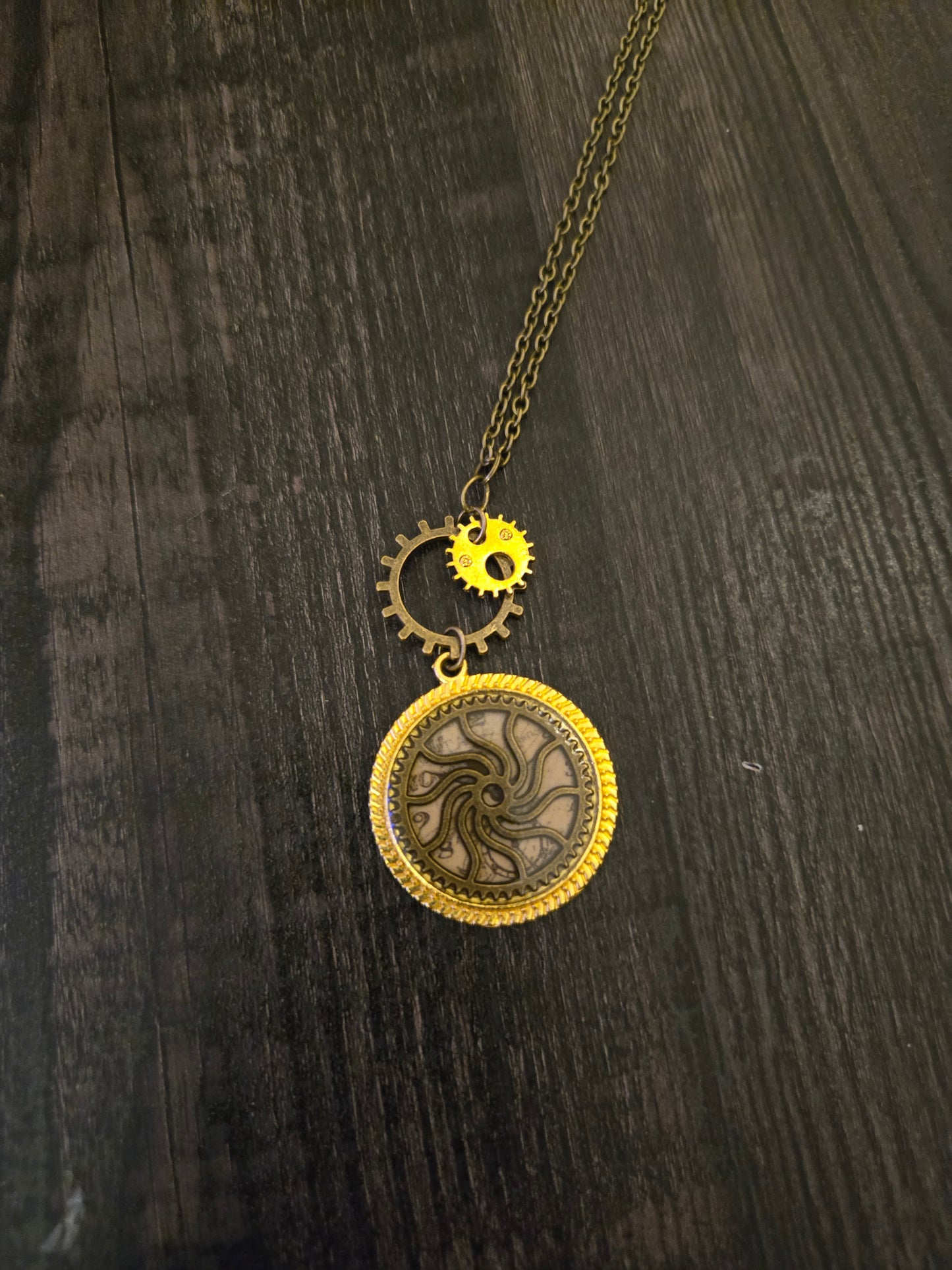 Steampunk Sun Gear Pendant Necklace: Vintage Clockwork Jewelry