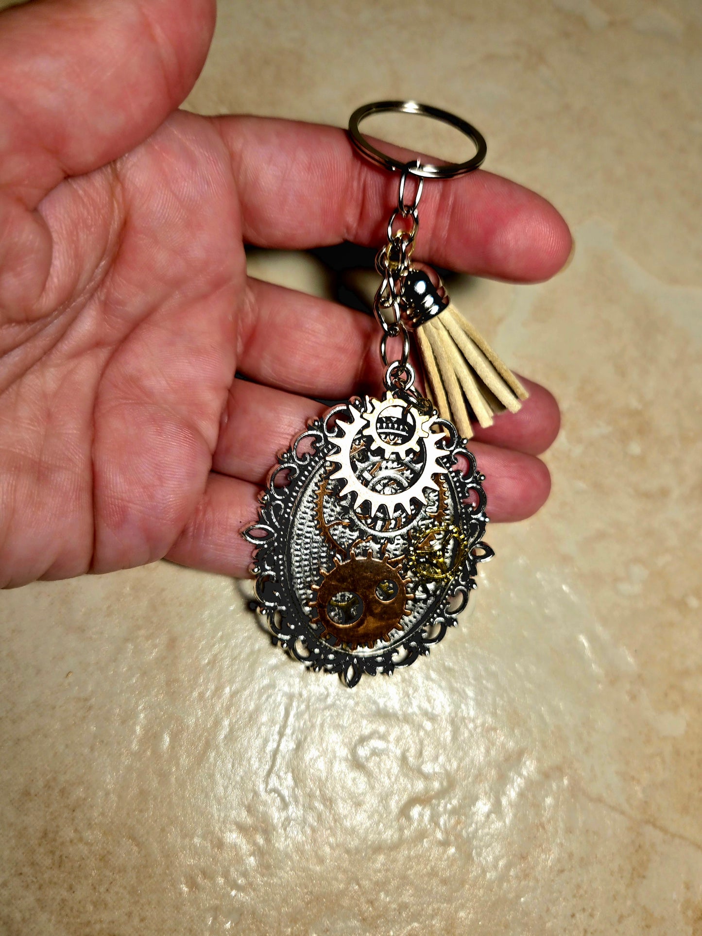 Steampunk Gear Keychain with Tassel – Handmade Gothic Victorian Industrial Accessory – Unique Mechanical Gear Charm Gift for Him or Her